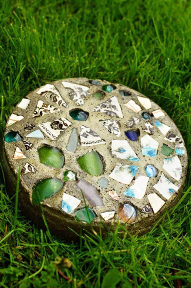 Homemade Mosaic Garden Stepping Stones