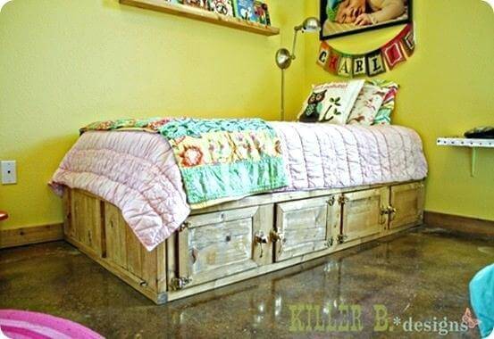 Rustic Storage Bed With Drawers