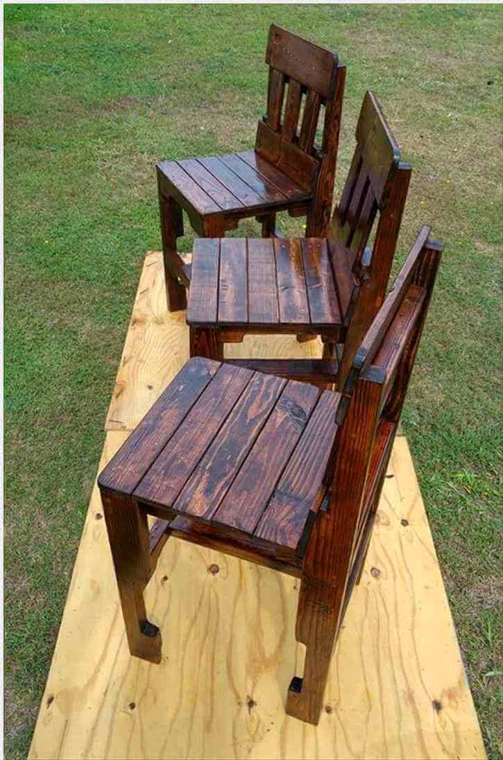 Beautiful Mahogany Chairs for Your Outdoor Patio