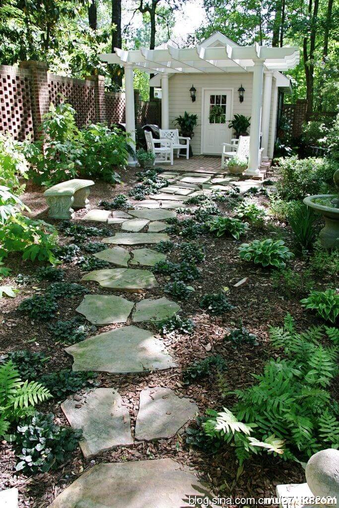 Natural Flagstone For A Classic Look