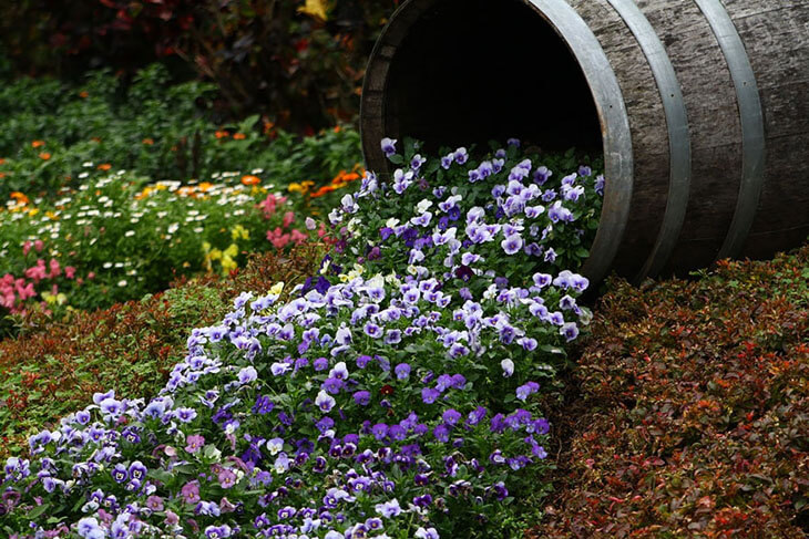 Spilled Flower Pot Ideas