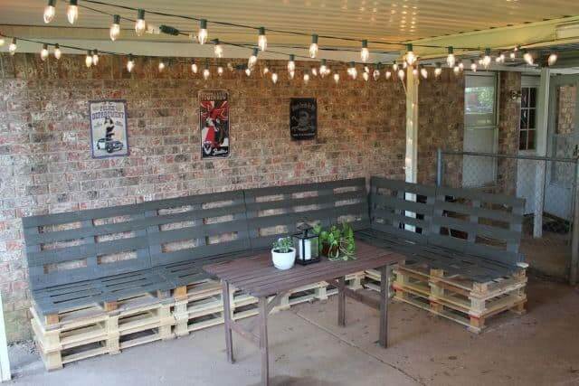 Booth-style Pallet Benches