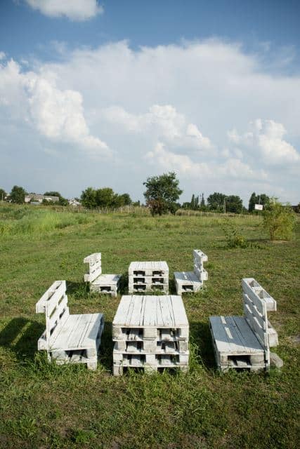 DIY Pallet Garden and Furniture Ideas
