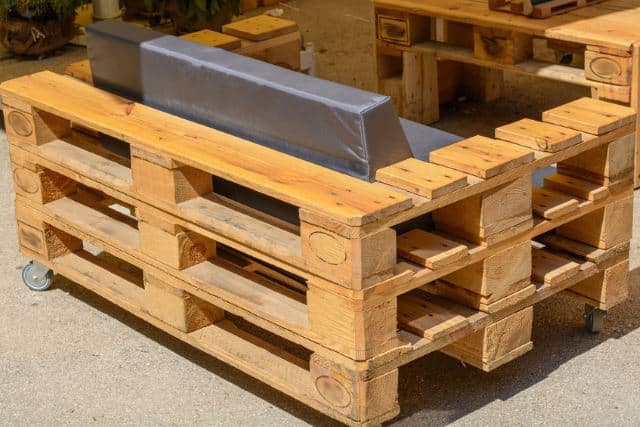 DIY Pallet Garden and Furniture Ideas