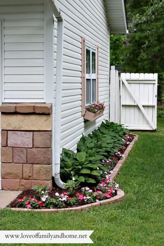 Flower Bed Ideas: Side Yard Flower Bed for Small Spaces