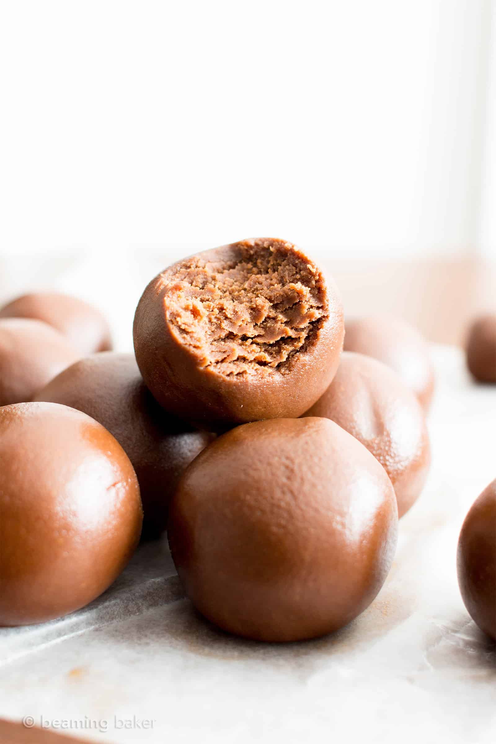 4 Ingredient Chocolate Peanut Butter No Bake Energy Bites Recipe