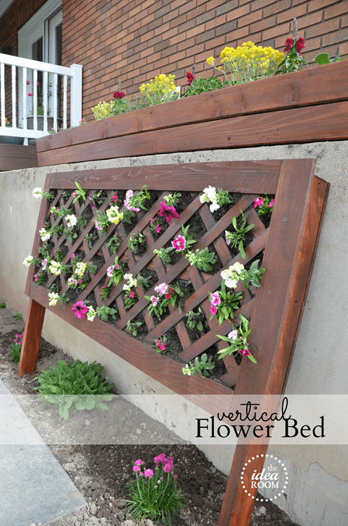 Flower Bed Ideas: Wood Trellis Vertical Flower Bed
