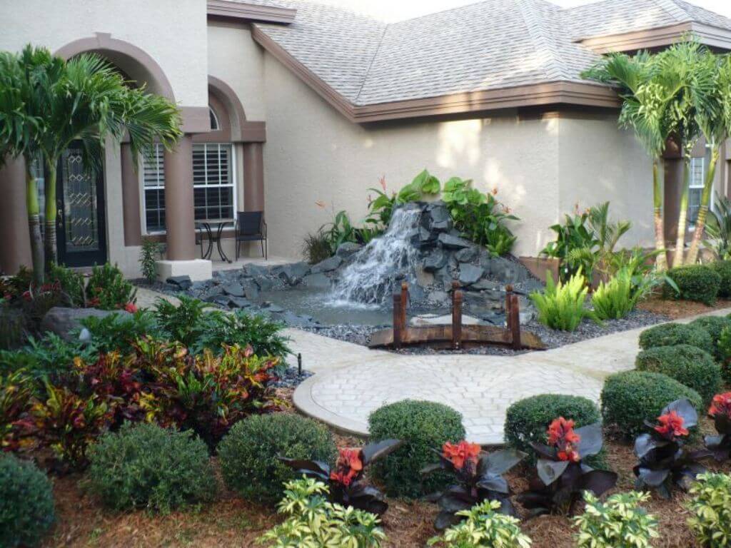 Showy Subtropical Water Feature