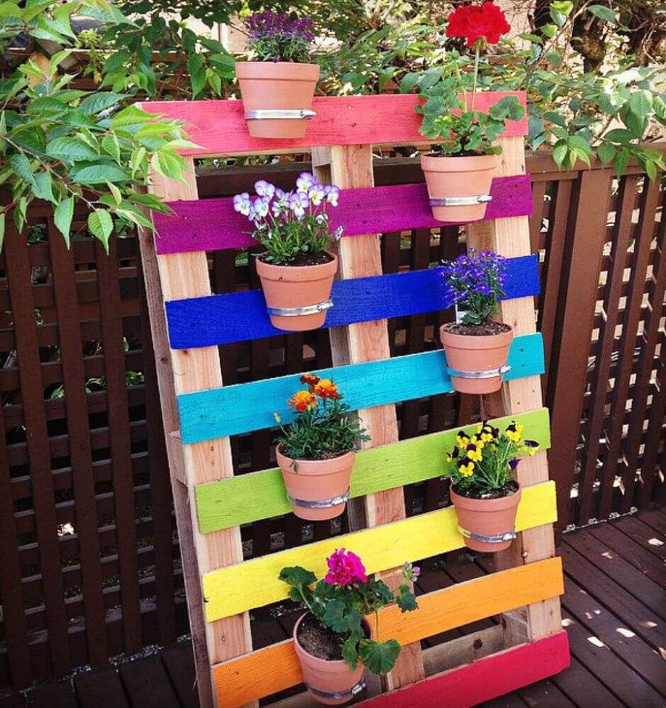 Rainbow-Colored Pallet Hangs Flower Pots | DIY Painted Garden Decoration Ideas
