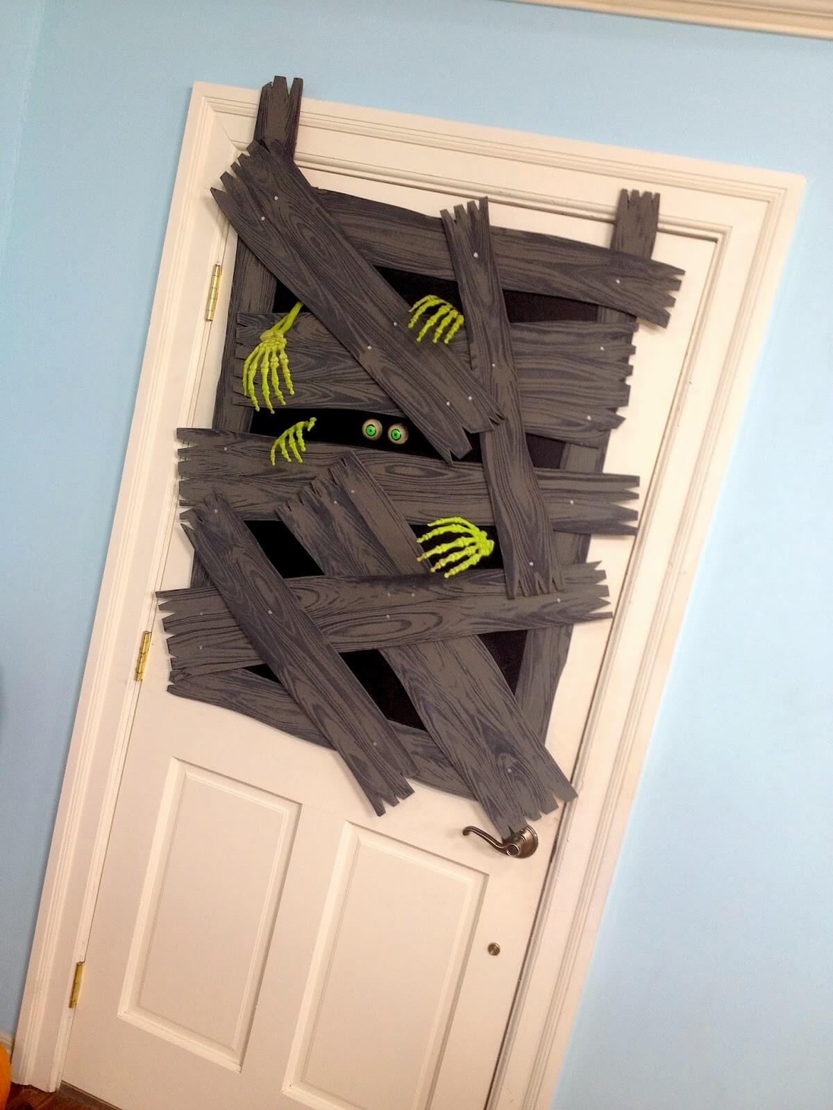 Halloween Front Door Decoration Ideas: Brains