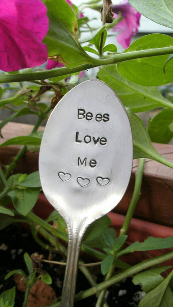 Adorable Sign on a Spoon | Funny DIY Garden Sign Ideas