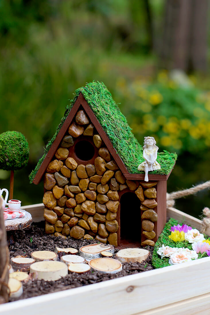 Suspended Summer DIY Fairy Garden Ideas | fairy garden accessories | miniture fairy garden ideas inspiration | homemade fairy garden decorations