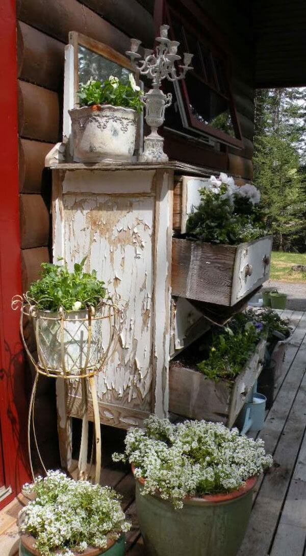 A Dresser as Outside Decor | Vintage Porch Decor Ideas