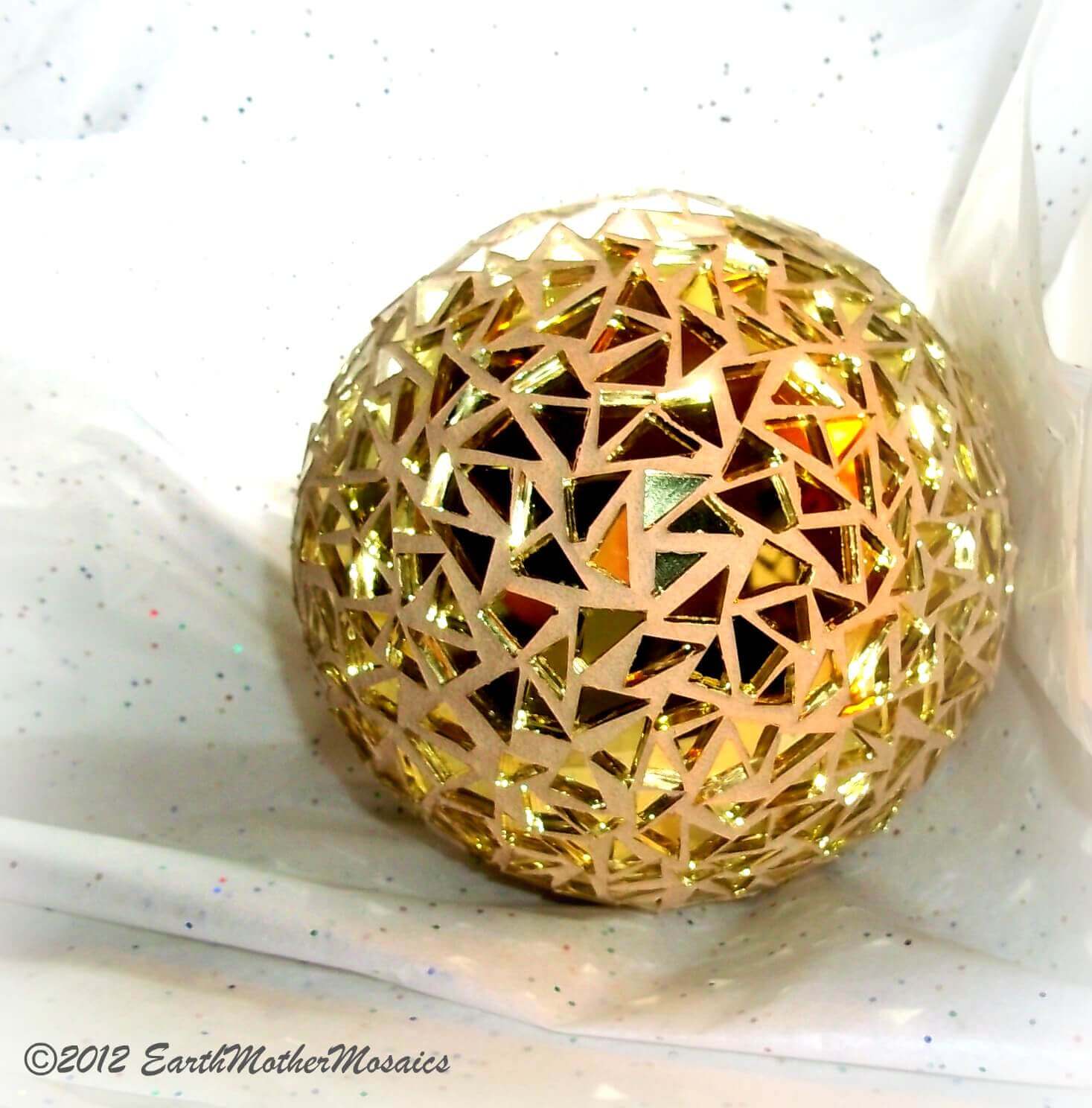 Glittery Gold and Green Glass Globe | DIY Garden Ball Ideas