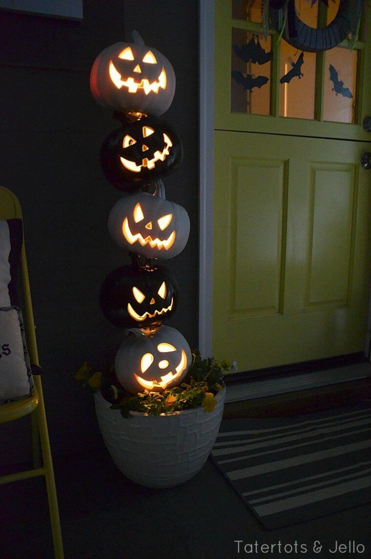 Halloween Front Door Decoration Ideas: Light Up the Night