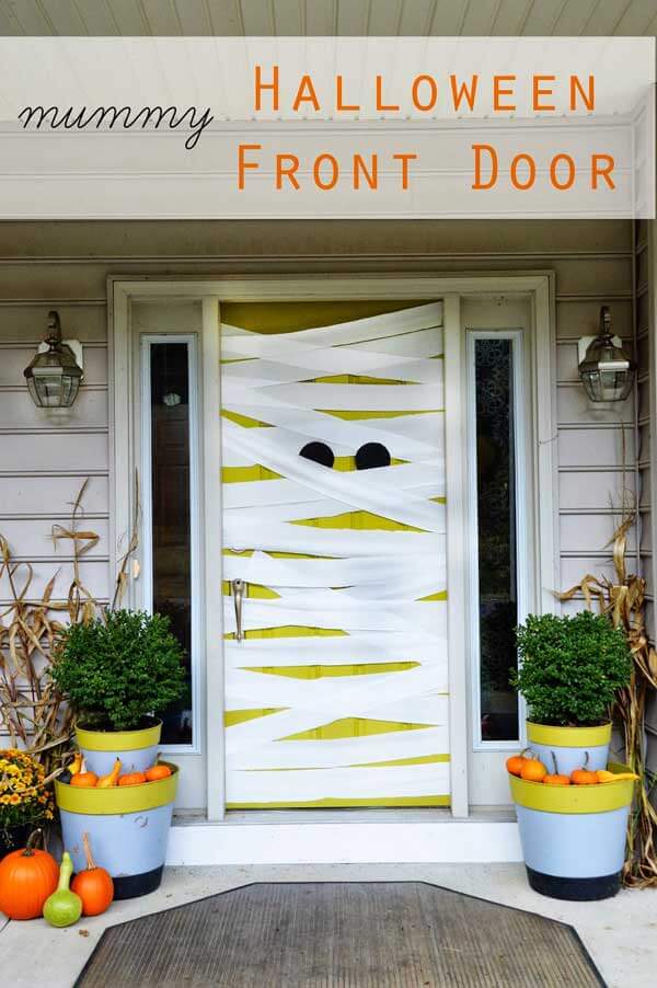 Halloween Door Decoration Ideas: My Mummy!