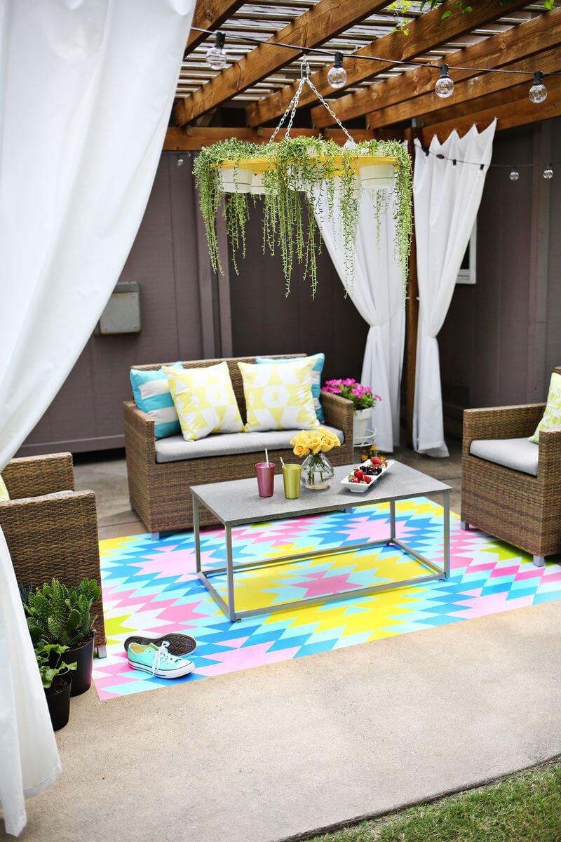 Native American Floor Design in Pastels | DIY Painted Garden Decoration Ideas