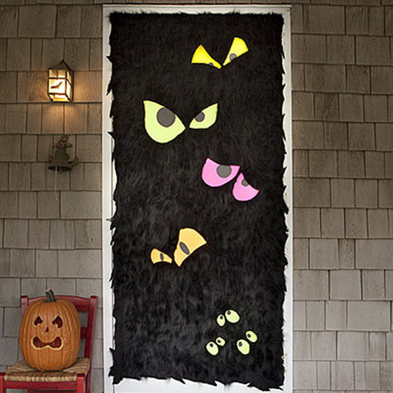 Halloween Door Decoration Ideas: Flurry Front Door for Halloween