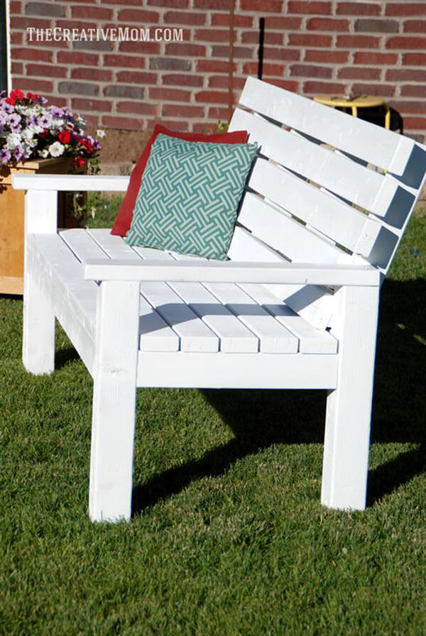 Outdoor DIY Bench Ideas: By-The-Seaside Cottage Bench