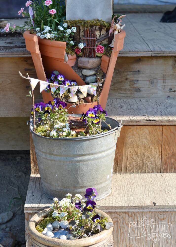 Vintage Garden Decor Ideas: Metal Bucket Mini Garden Scenes