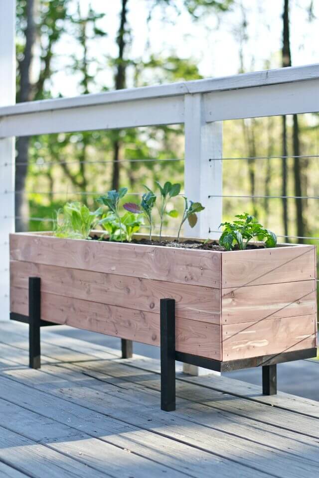 Simple DIY Wood Planter Box