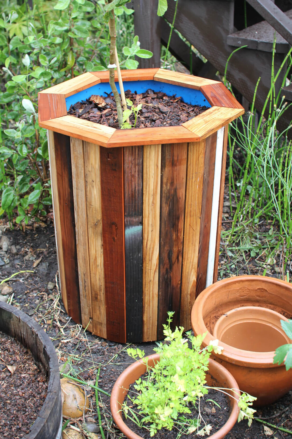 35 Creative DIY Pallet and Wood Planter Box Ideas (2026) - FarmFoodFamily