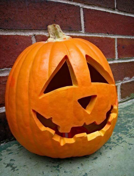 DIY Pumpkin Carving Ideas: Classic Jack-O-Lantern