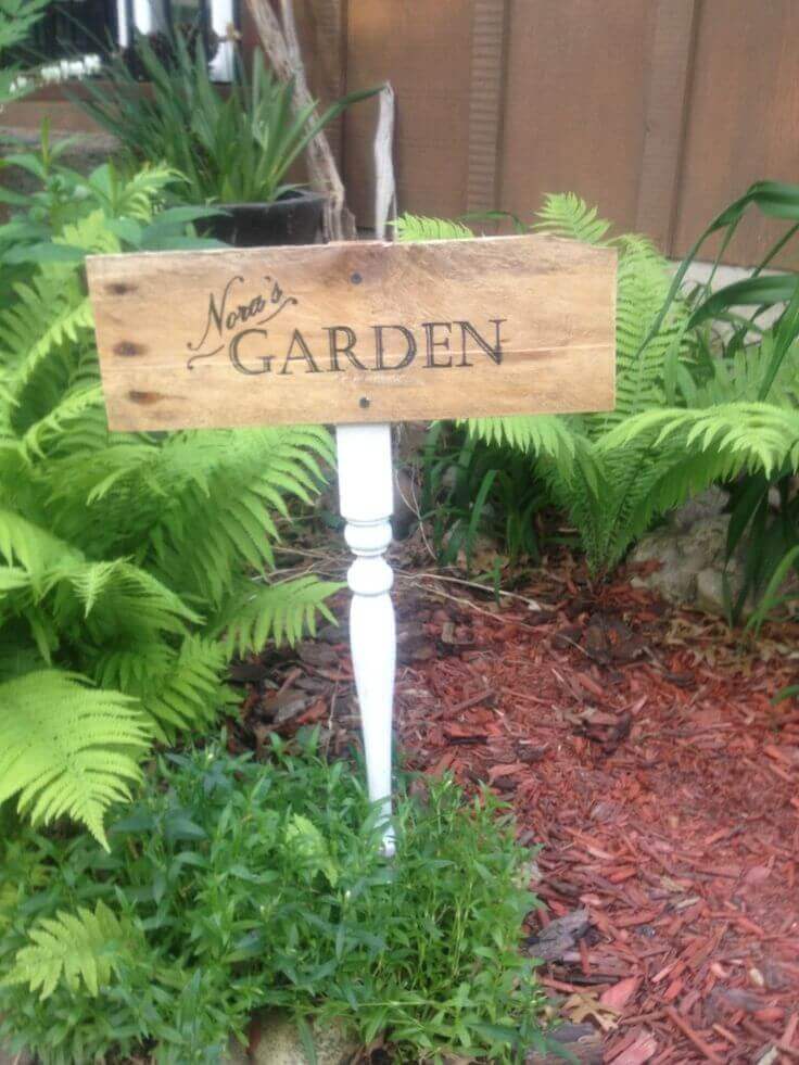 Scripted Sign on an Upcycled Table Leg | Funny DIY Garden Sign Ideas