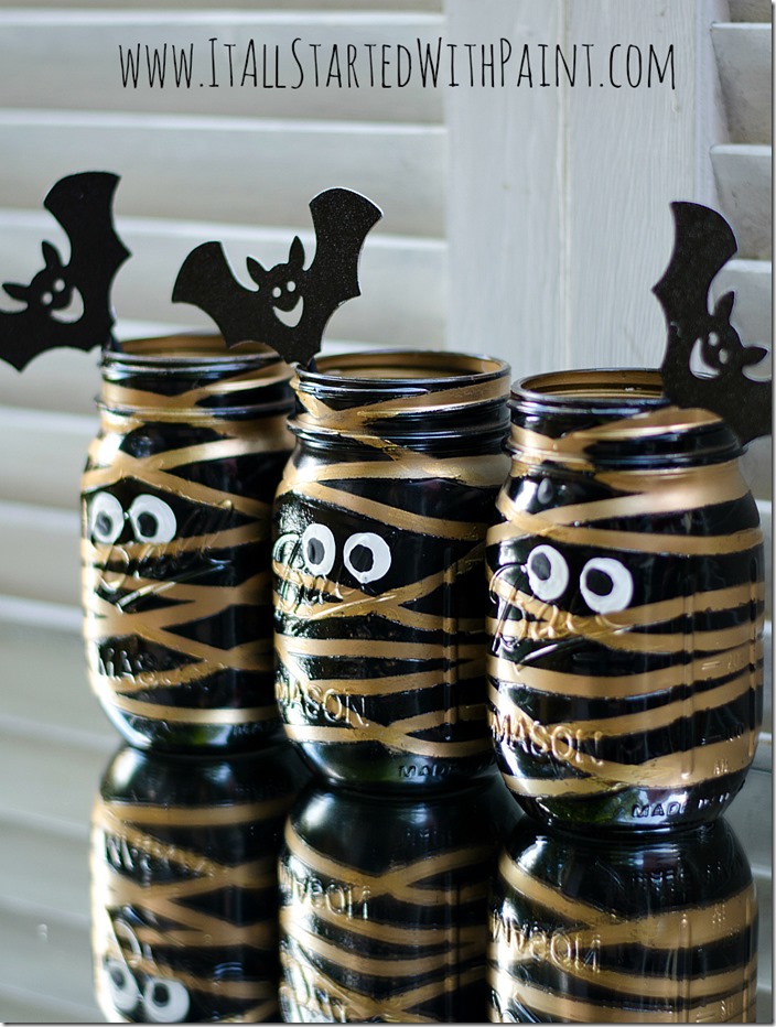 DIY Mason Jar Halloween Crafts: Mummy Mason Jars