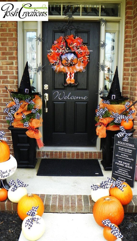 Halloween Door Decoration Ideas: Witch's Wreath Halloween Door Idea