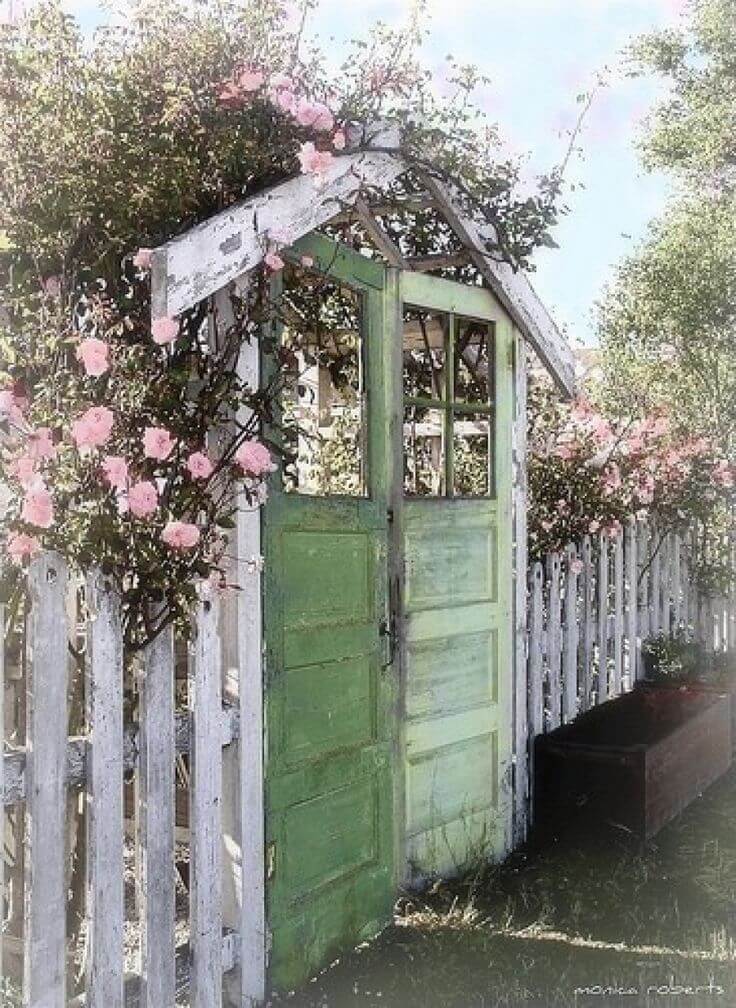 Vintage Garden Decor Ideas: Upcycled Vintage Door Garden Gate