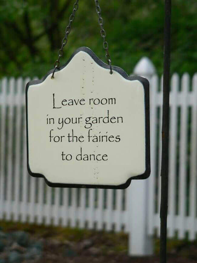 Sweet Message on a Hanging Sign | Funny DIY Garden Sign Ideas