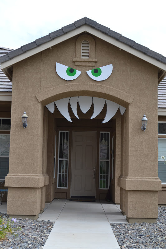 Halloween Door Decoration Ideas: Monster House