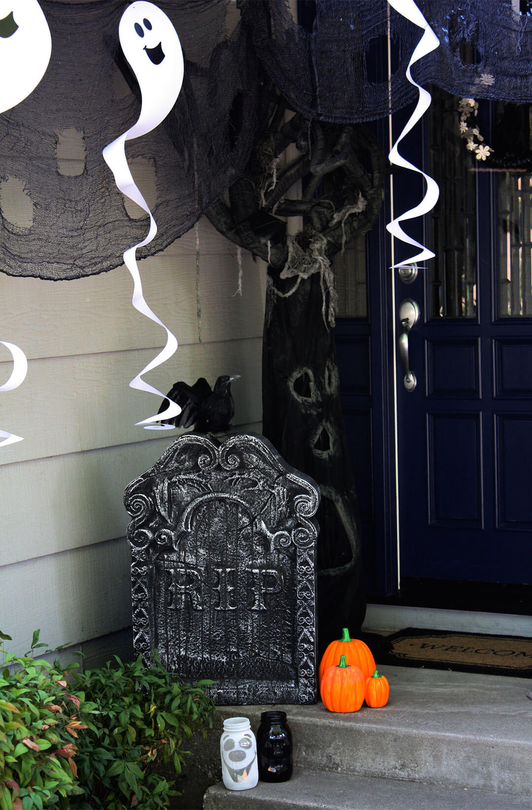Ghosts in a Graveyard | Scary DIY Halloween Porch Decoration Ideas | vintage halloween porch