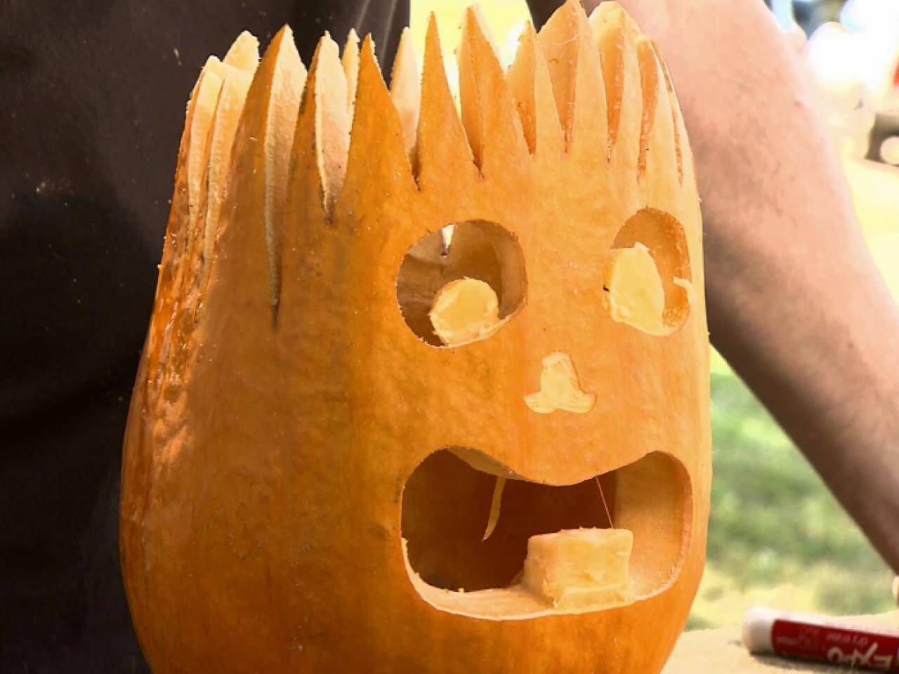 DIY Pumpkin Carving Ideas: LED Flashlight And Spikes