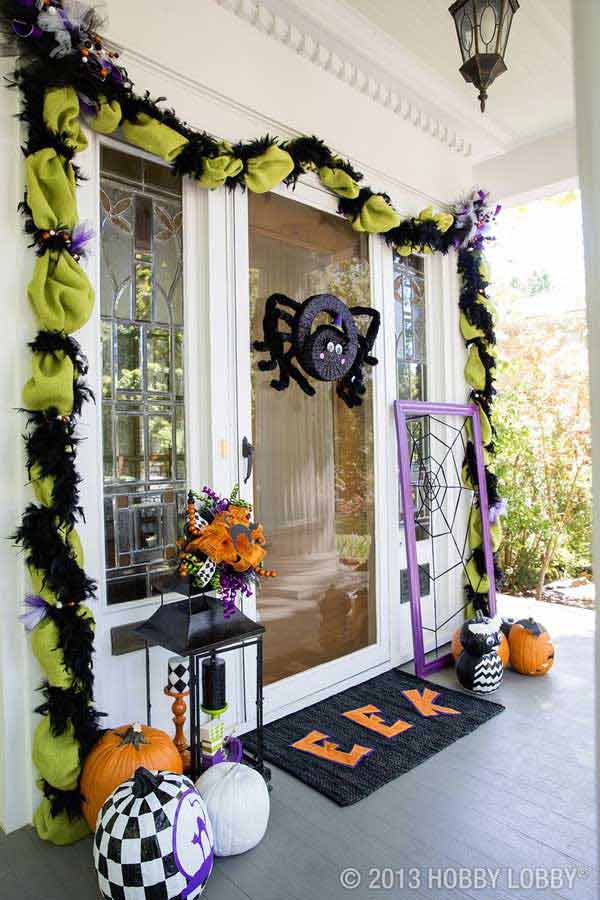 Halloween Door Decoration Ideas: Cute Halloween Spider Door Decoration