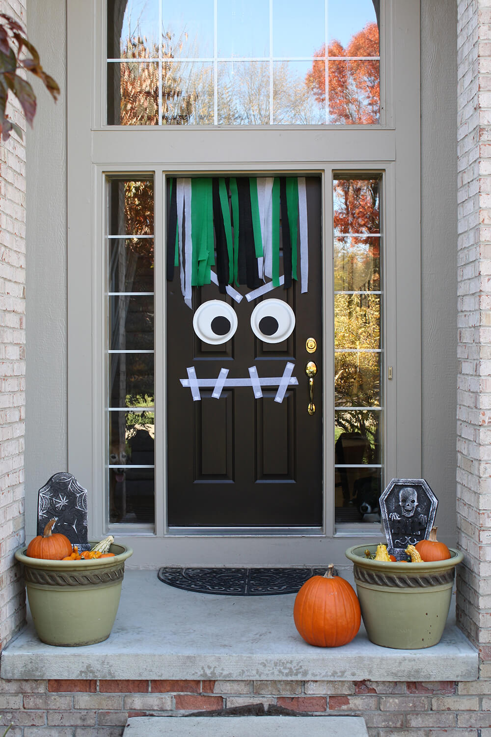 Halloween Door Decoration Ideas: Streamer Fun Halloween Door