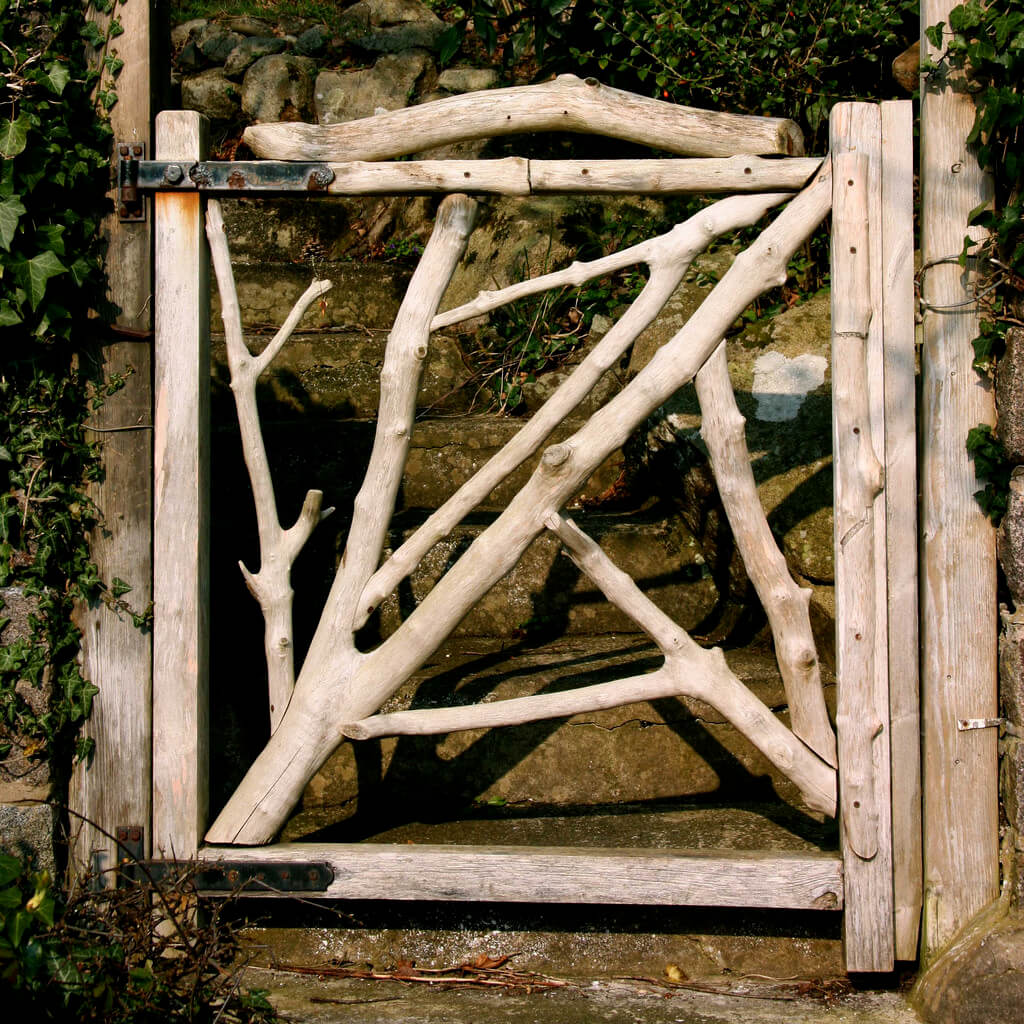 Driftwood gate | DIY Garden Gate Ideas