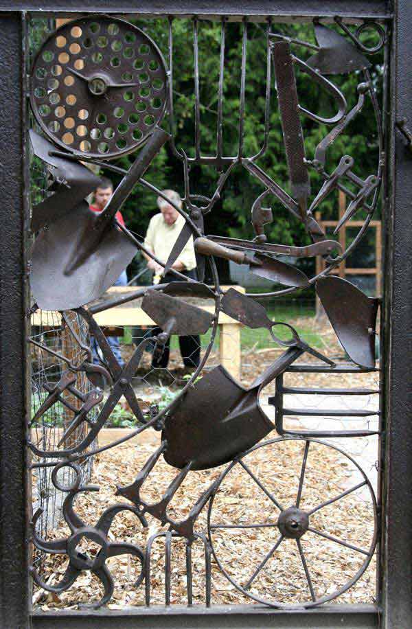 Issaquah peapatch gate sculpture | DIY Garden Gate Ideas