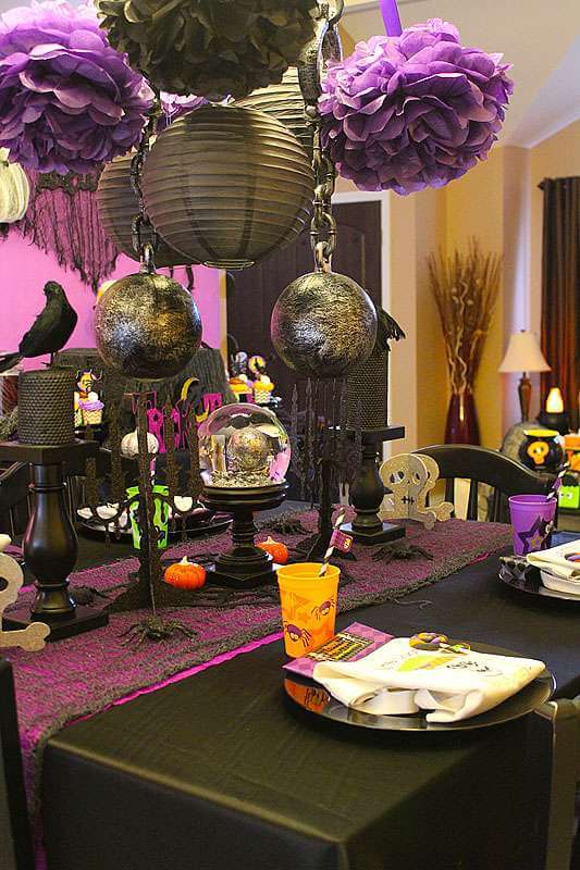 House of Spooks | Fun & Spooky Halloween Table Decoration Ideas - FarmFoodFamily.com