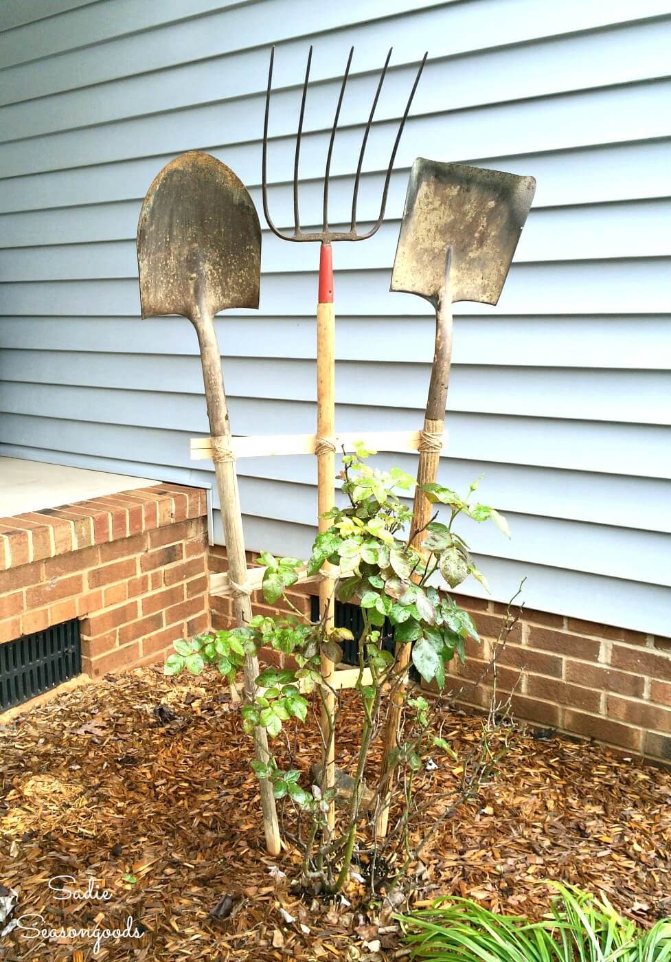 Garden Trellis from Vintage Yard Tools | Up-cycled Trellis Ideas For Garden