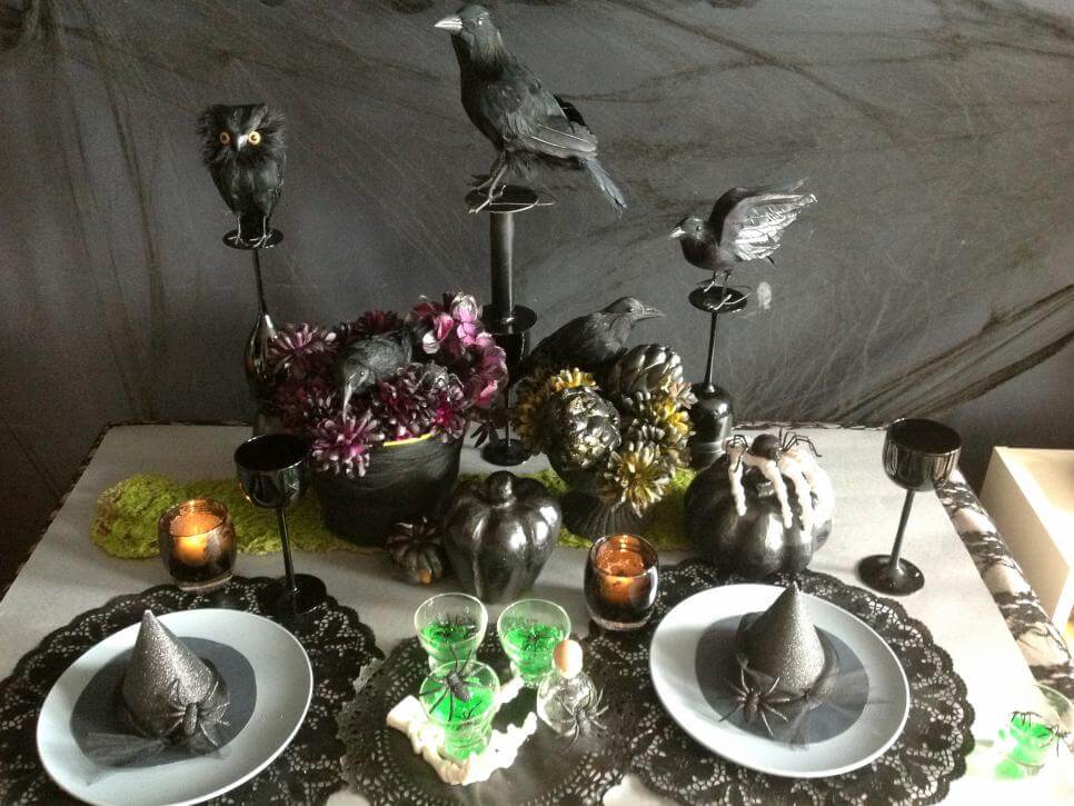 Spooky Centerpieces and Table Settings | Fun & Spooky Halloween Table Decoration Ideas - FarmFoodFamily.com