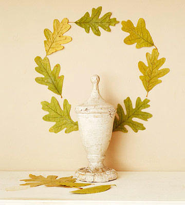 Quick and simple leaf wreath | DIY Fall-Inspired Home Decorations With Leaves - FarmFoodFamily