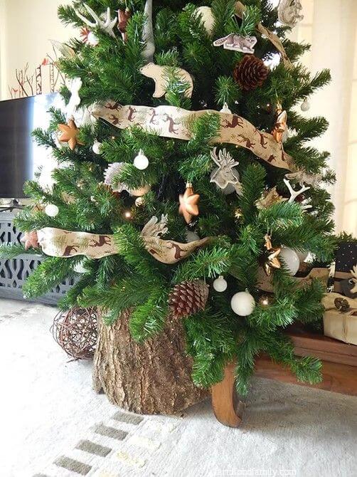 17 tree stump ideas for christmas decorations