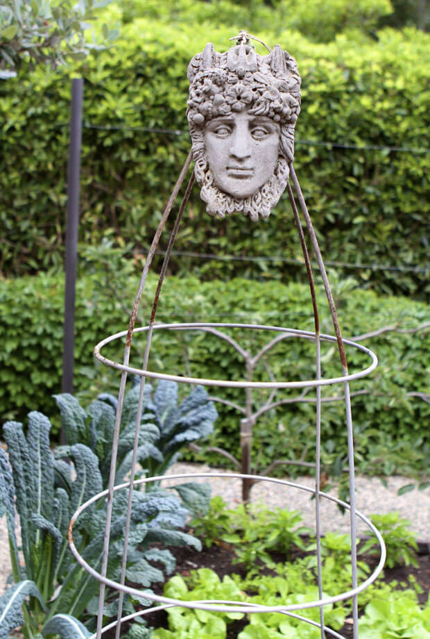 Sculpture Look DIY Trellis | Up-cycled Trellis Ideas For Garden