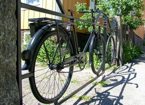 Bicycle gate | DIY Garden Gate Ideas
