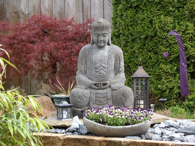 Buddha Statue Zen Garden | Zen Garden Designs & Ideas