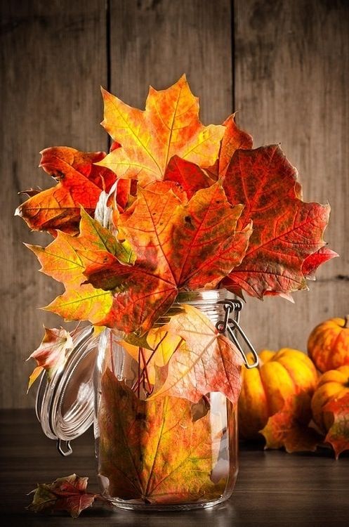 Easy autumn centerpiece | DIY Fall-Inspired Home Decorations With Leaves - FarmFoodFamily
