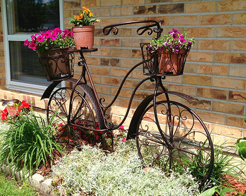 Antique Metal Bicycle Planter | Bicycle Garden Planter Ideas For Backyards | FarmFoodFamily