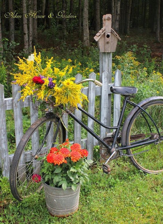 Upcycled Bicycle Planter | Bicycle Garden Planter Ideas For Backyards | FarmFoodFamily